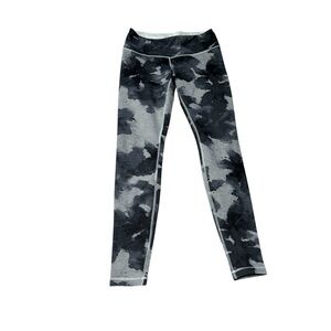 Womens Lululemon Wunder Under Floral Platoon Silver Spoon Grey Size 8